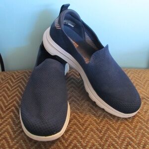 Skechers AirCooled Goga Mat Go Walk Everything Shoes Navy